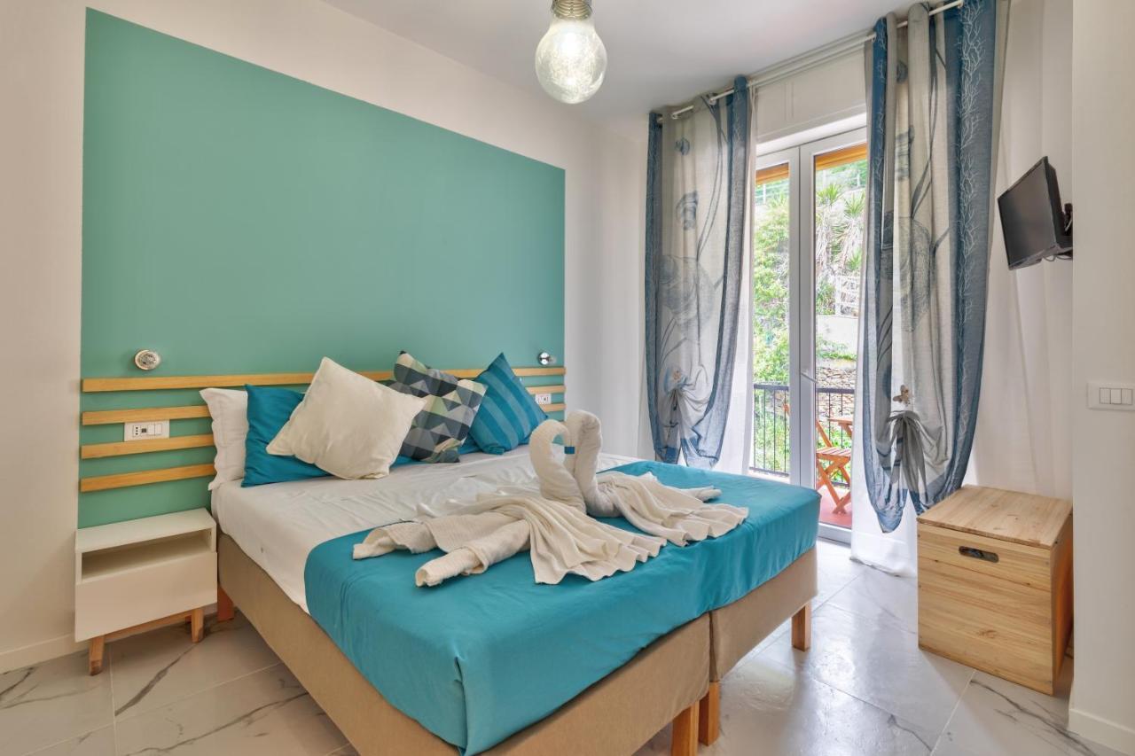 Sofia Holiday Hotell Riomaggiore Exteriör bild