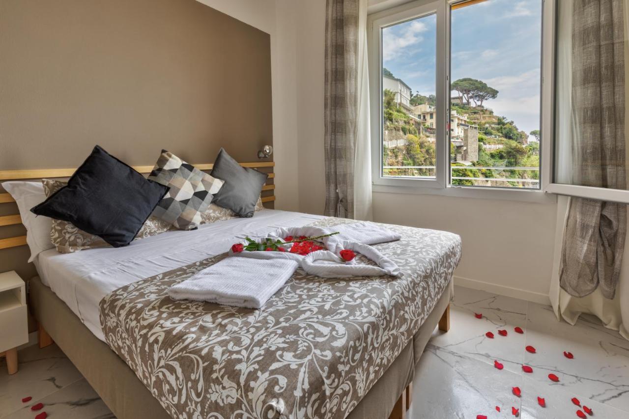 Sofia Holiday Hotell Riomaggiore Exteriör bild